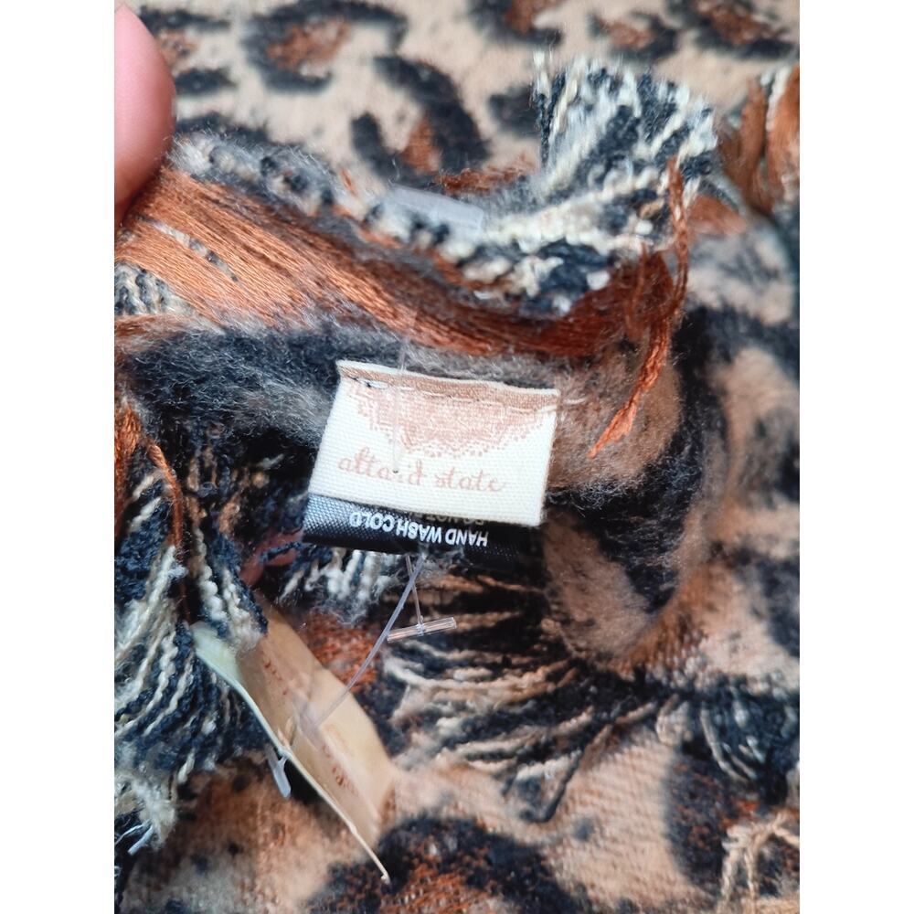 Altar'd State Women’s Animal Print Scarf 6ft Triangle NWT Boho Layers Cozy - Picture 3 of 5